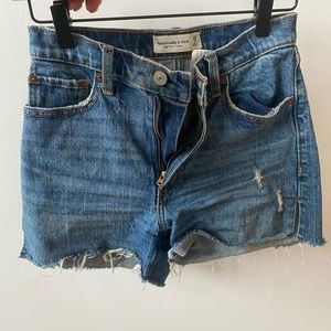 Abercrombie 4 inch high rise shorts